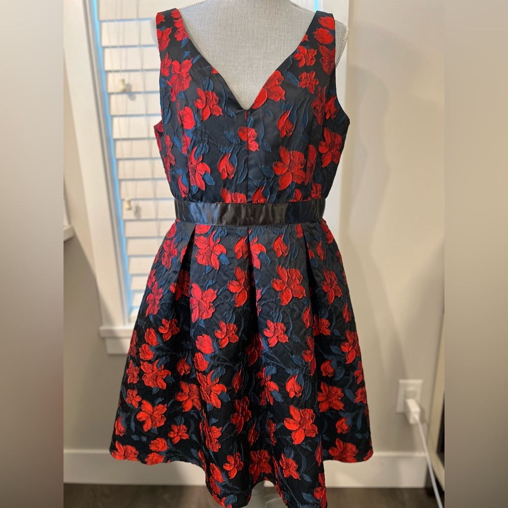 Elegant Floral Dress - Black and Red